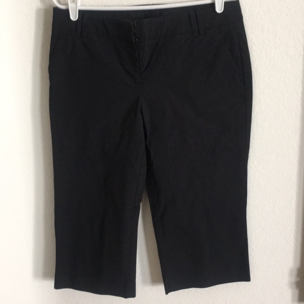 New York & Company Capri Dress Slacks Size 6